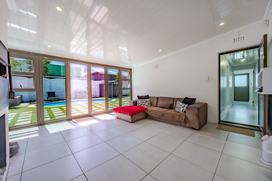 3 Bedroom Property for Sale in Avondale Western Cape